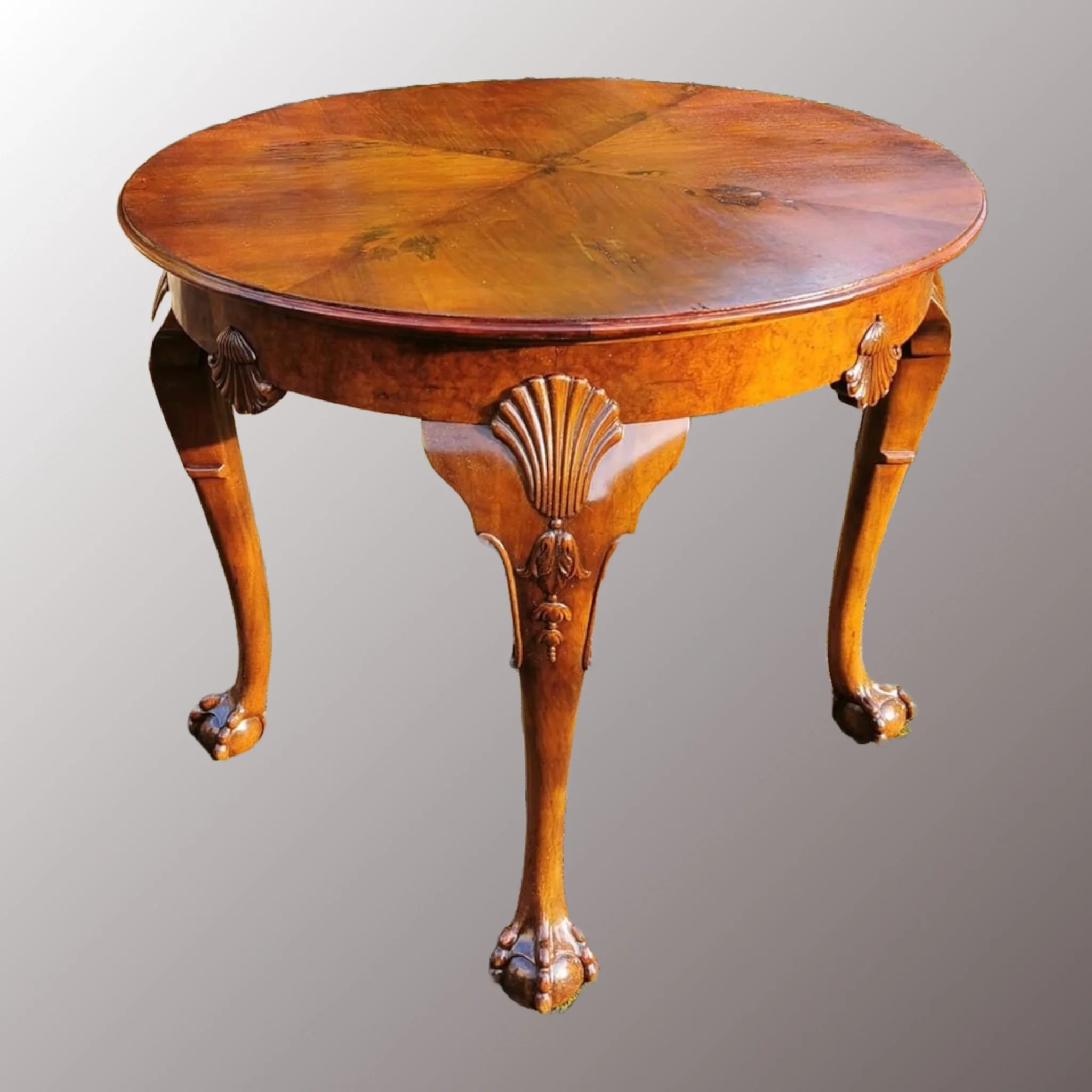 Hasonló termék: Chippendale teázó asztal