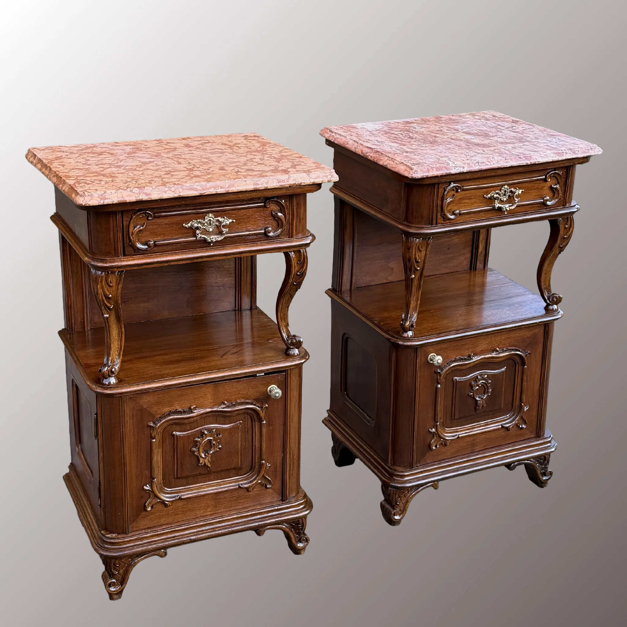 Neobarokk éjjeliszekrény párban - 2. nézet