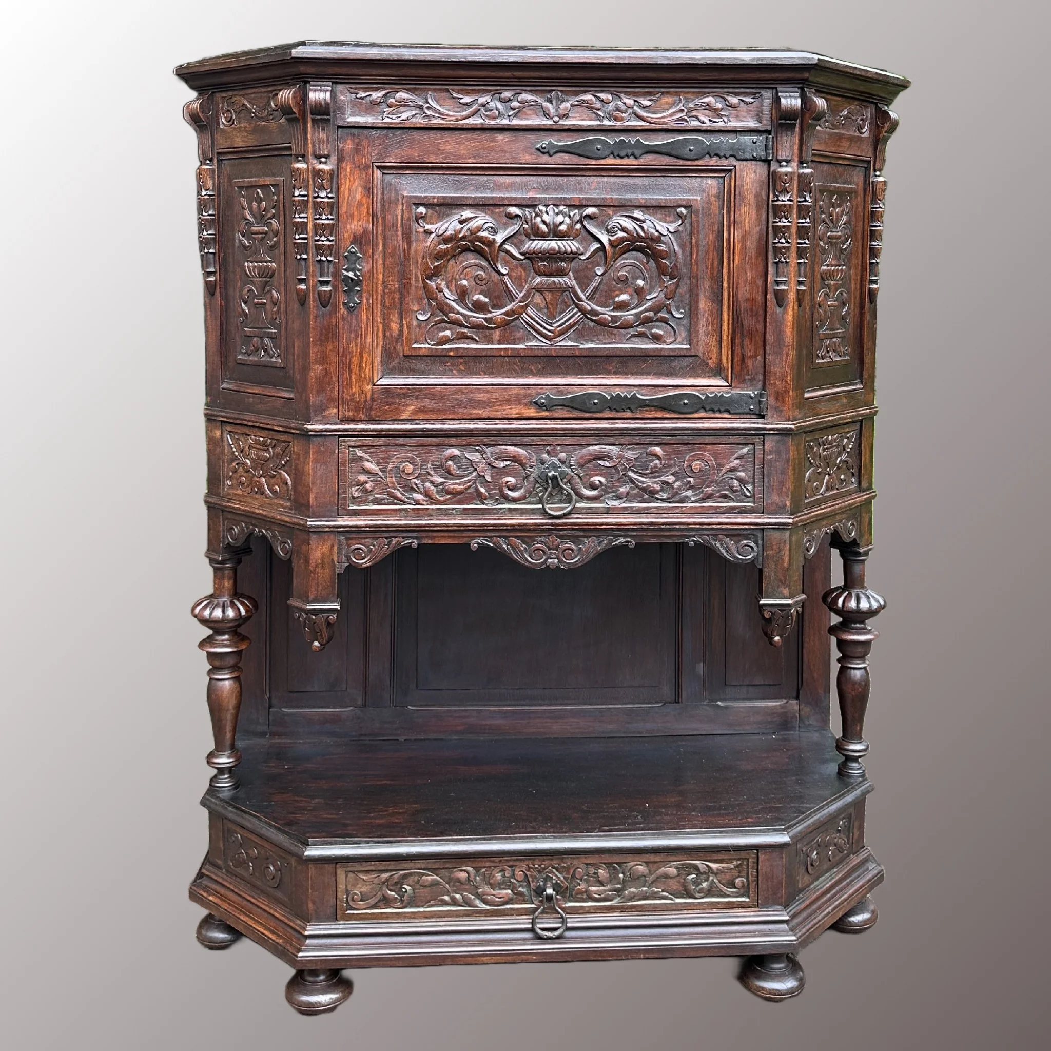 Hasonló termék: Neoreneszánsz kabinetszekrény