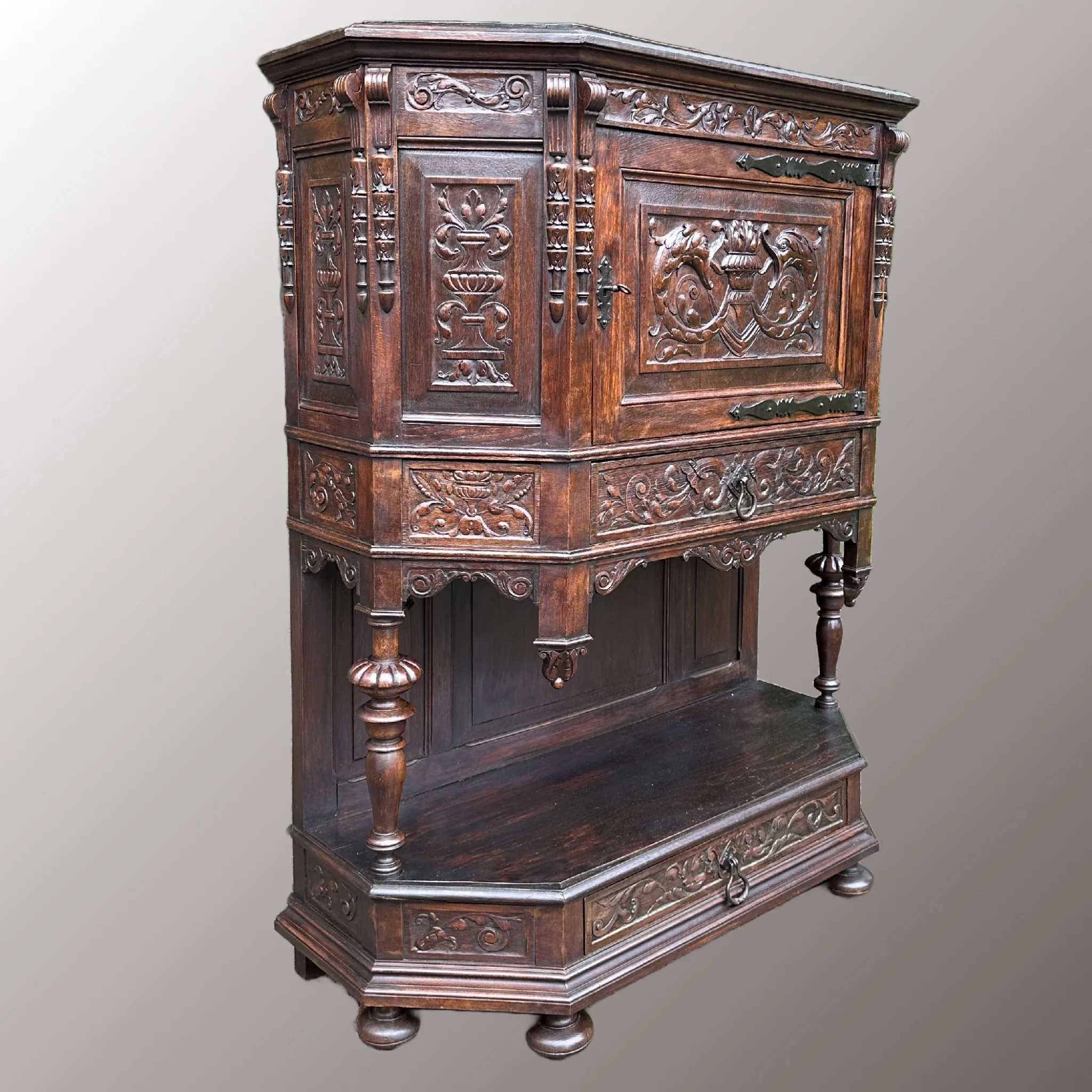 Neoreneszánsz kabinetszekrény - 2. nézet