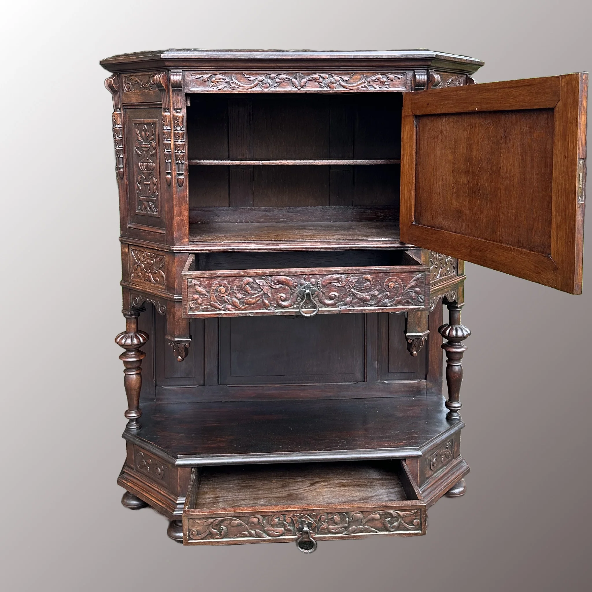 Neoreneszánsz kabinetszekrény - 4. nézet