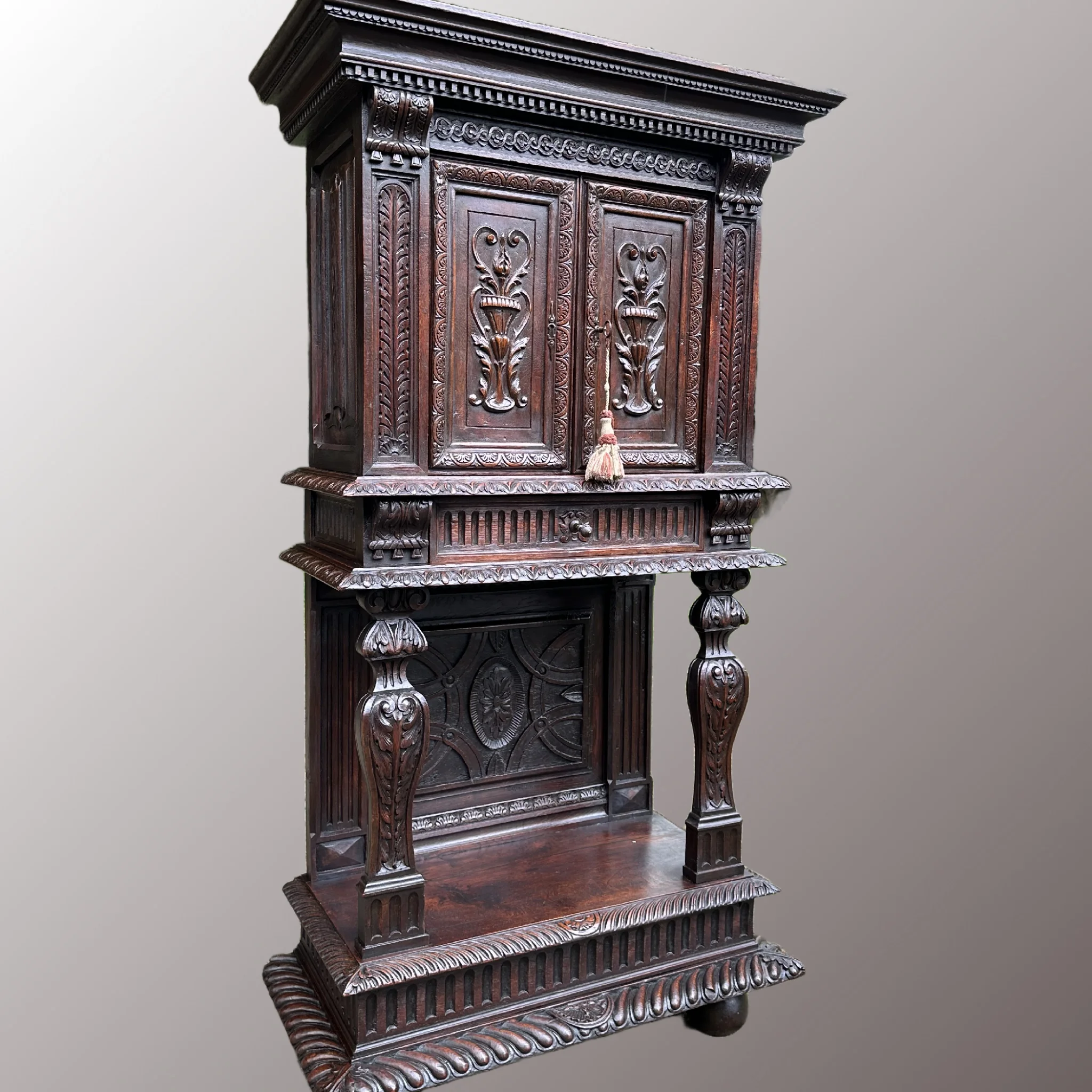 Neoreneszánsz kabinetszekrény - 3. nézet