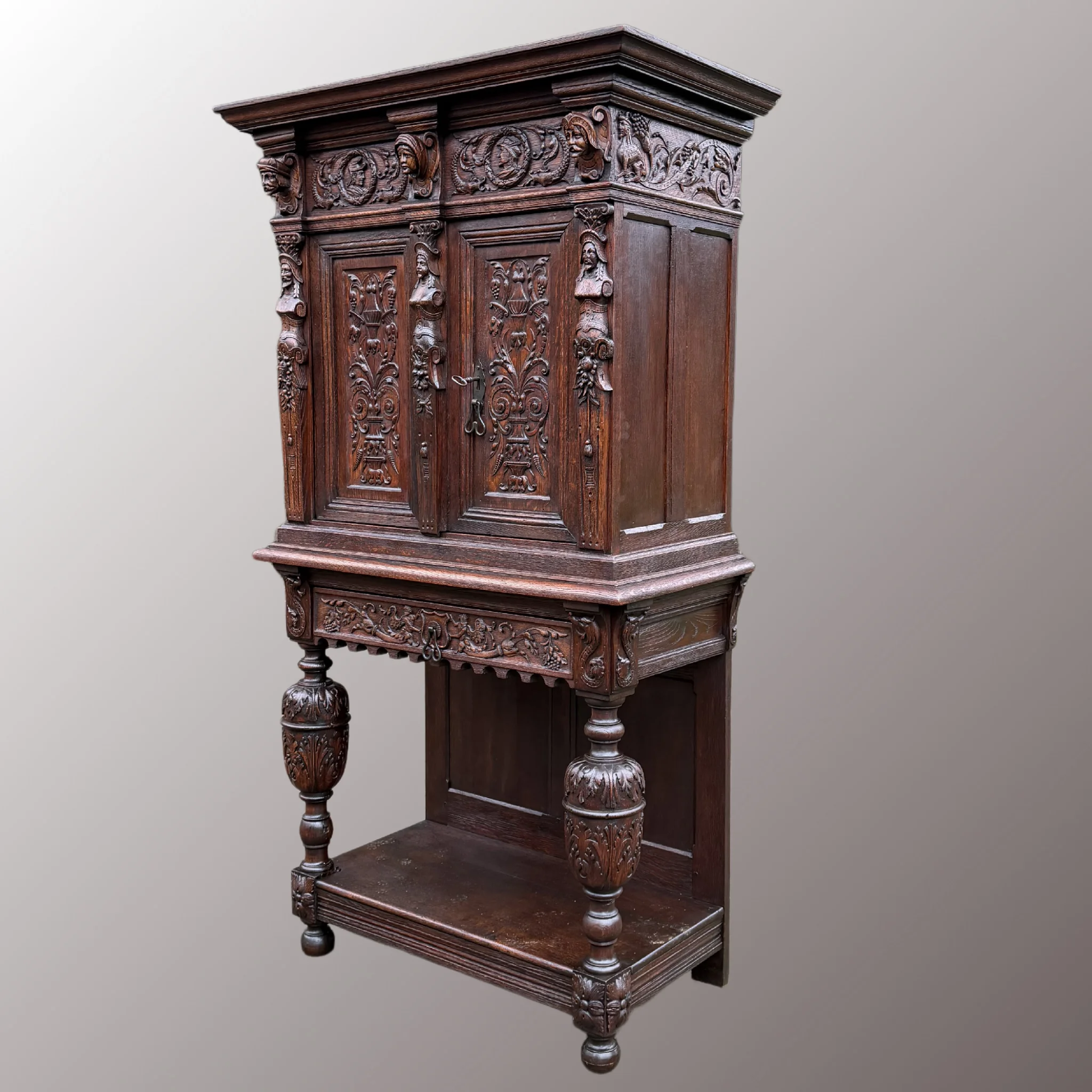 Neoreneszánsz kabinetszekrény - 2. nézet