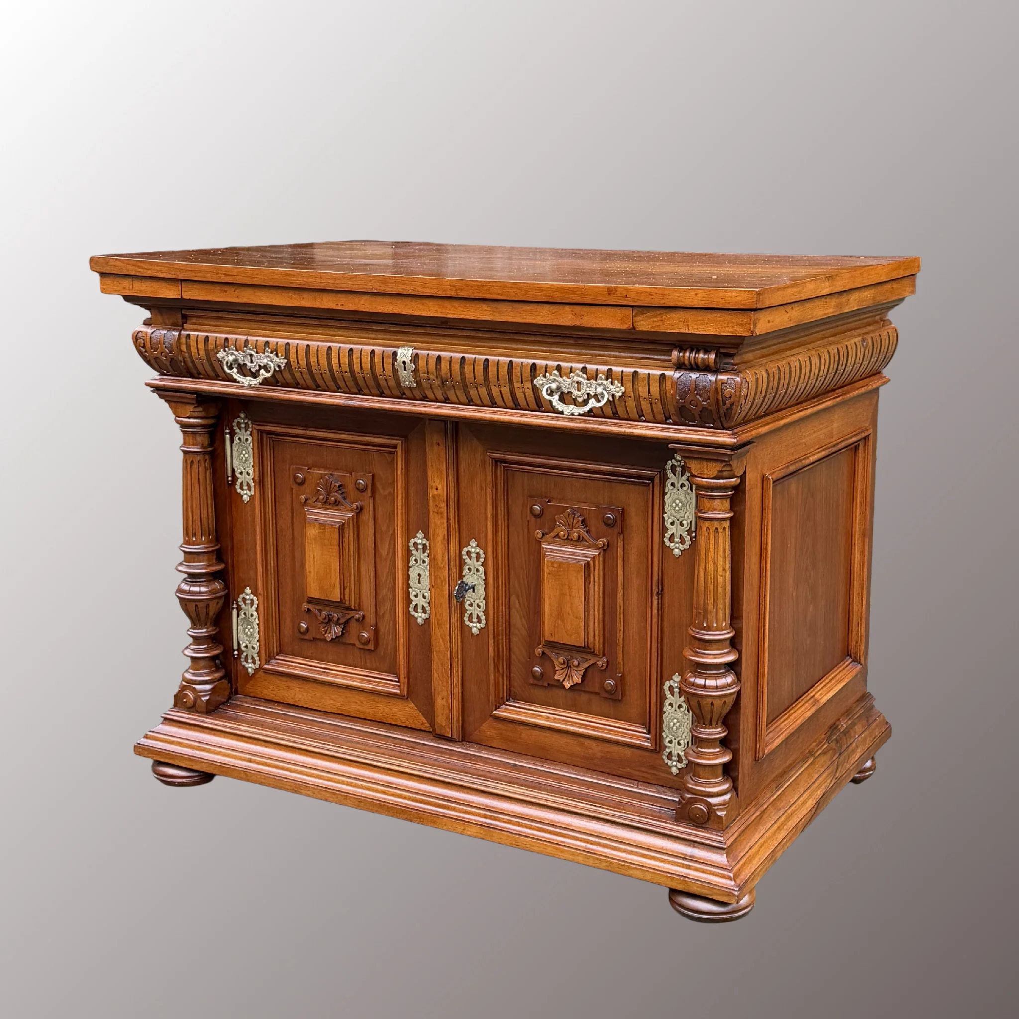 Neoreneszánsz komód - 2. nézet