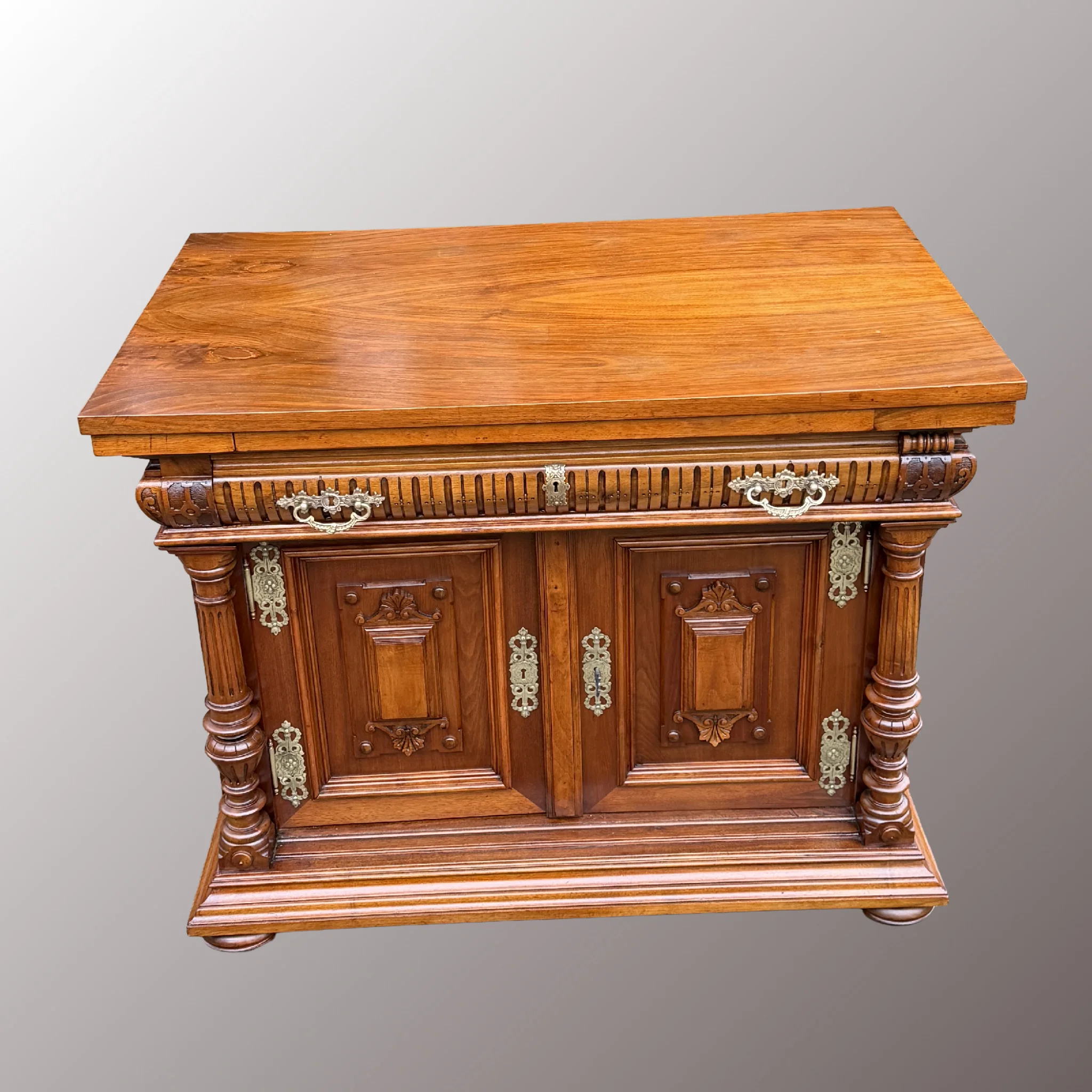 Neoreneszánsz komód - 3. nézet