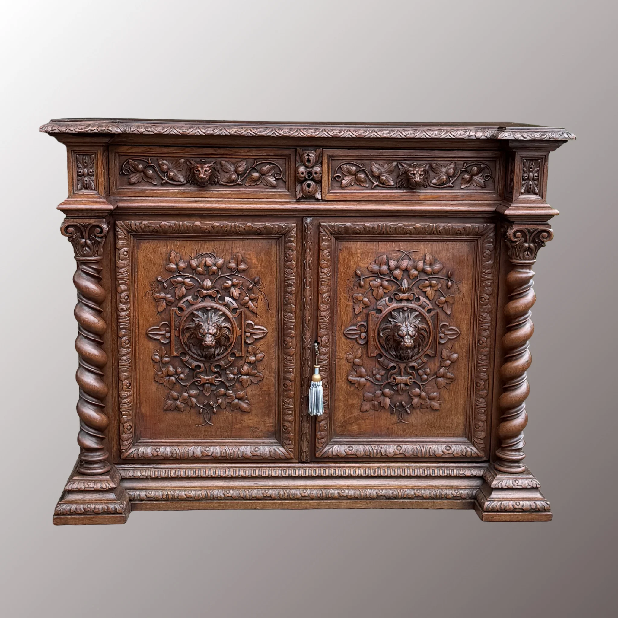 Restaurált Neoreneszánsz komód