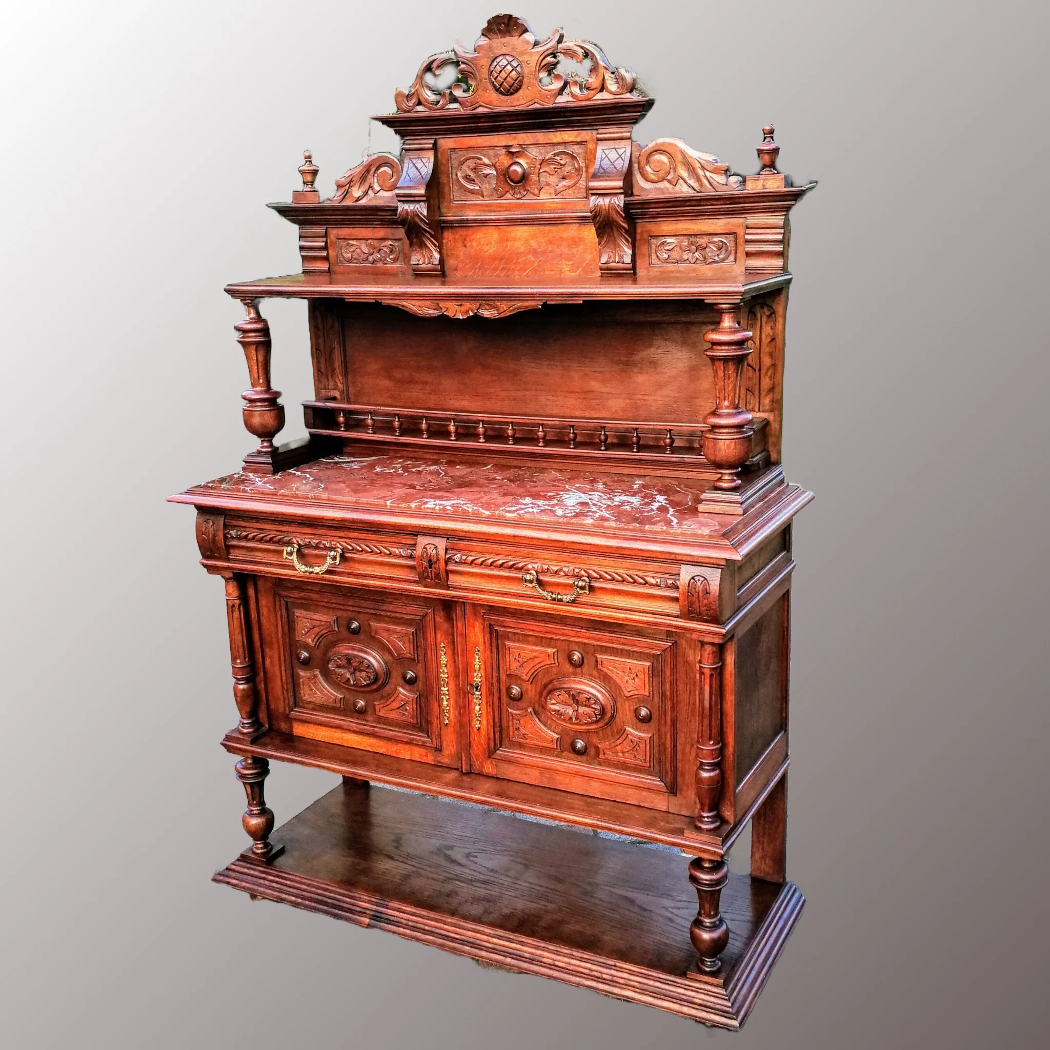 Restaurált Neoreneszánsz pohárszék