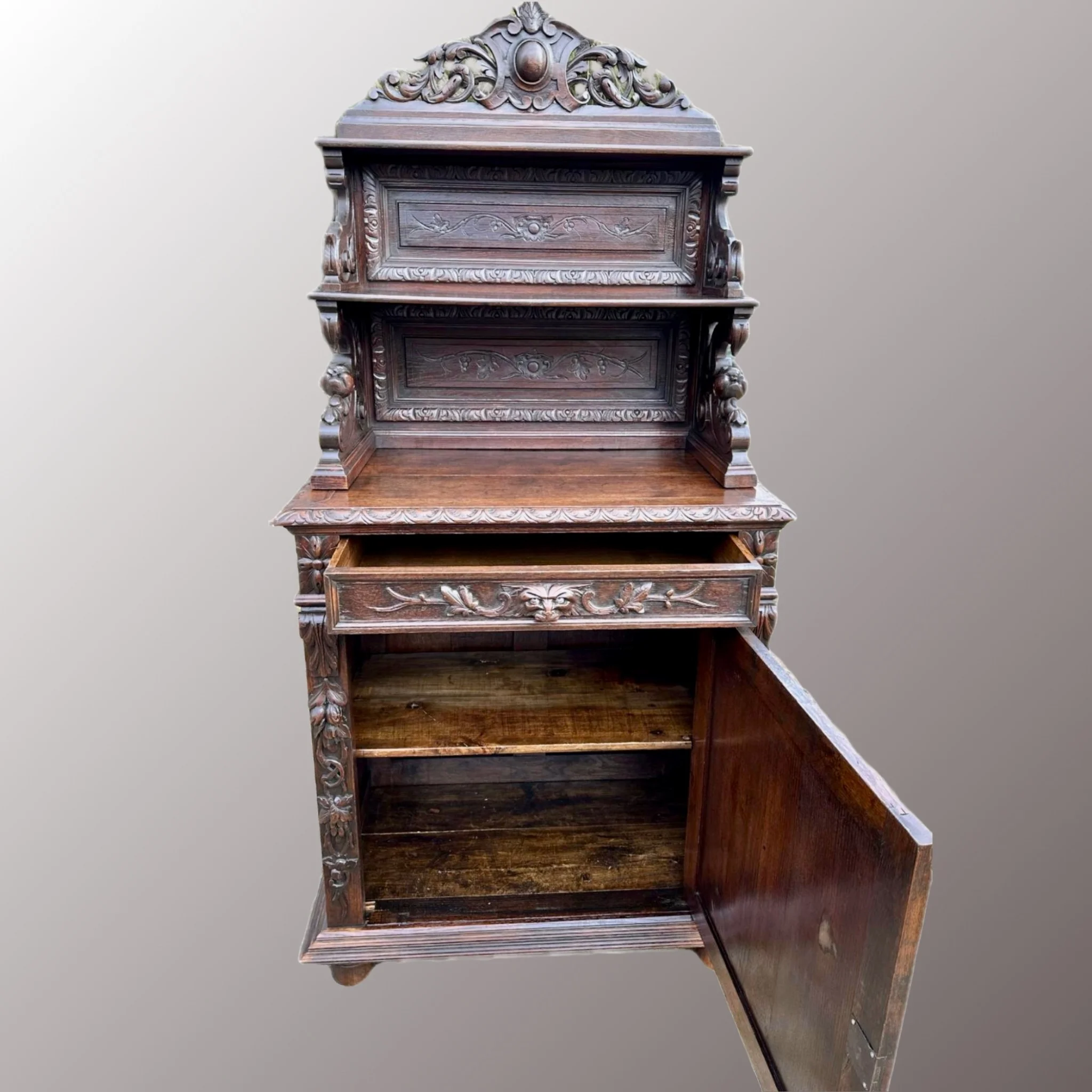 Neoreneszánsz pohárszék - 3. nézet