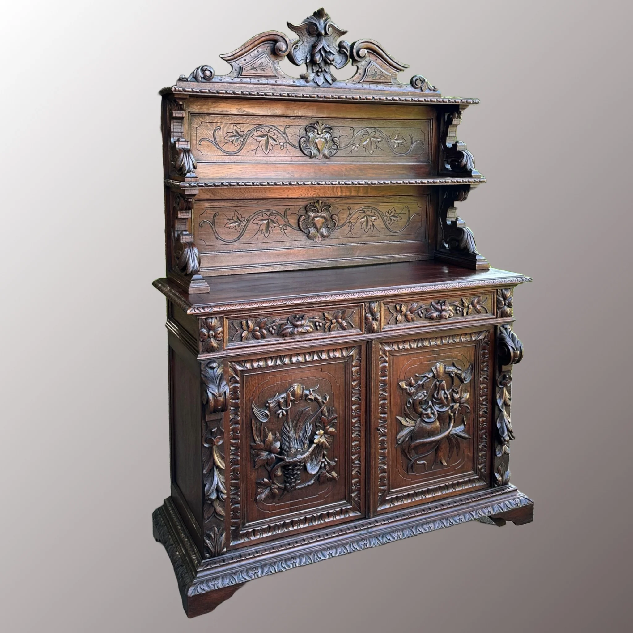 Hasonló termék: Neoreneszánsz pohárszék