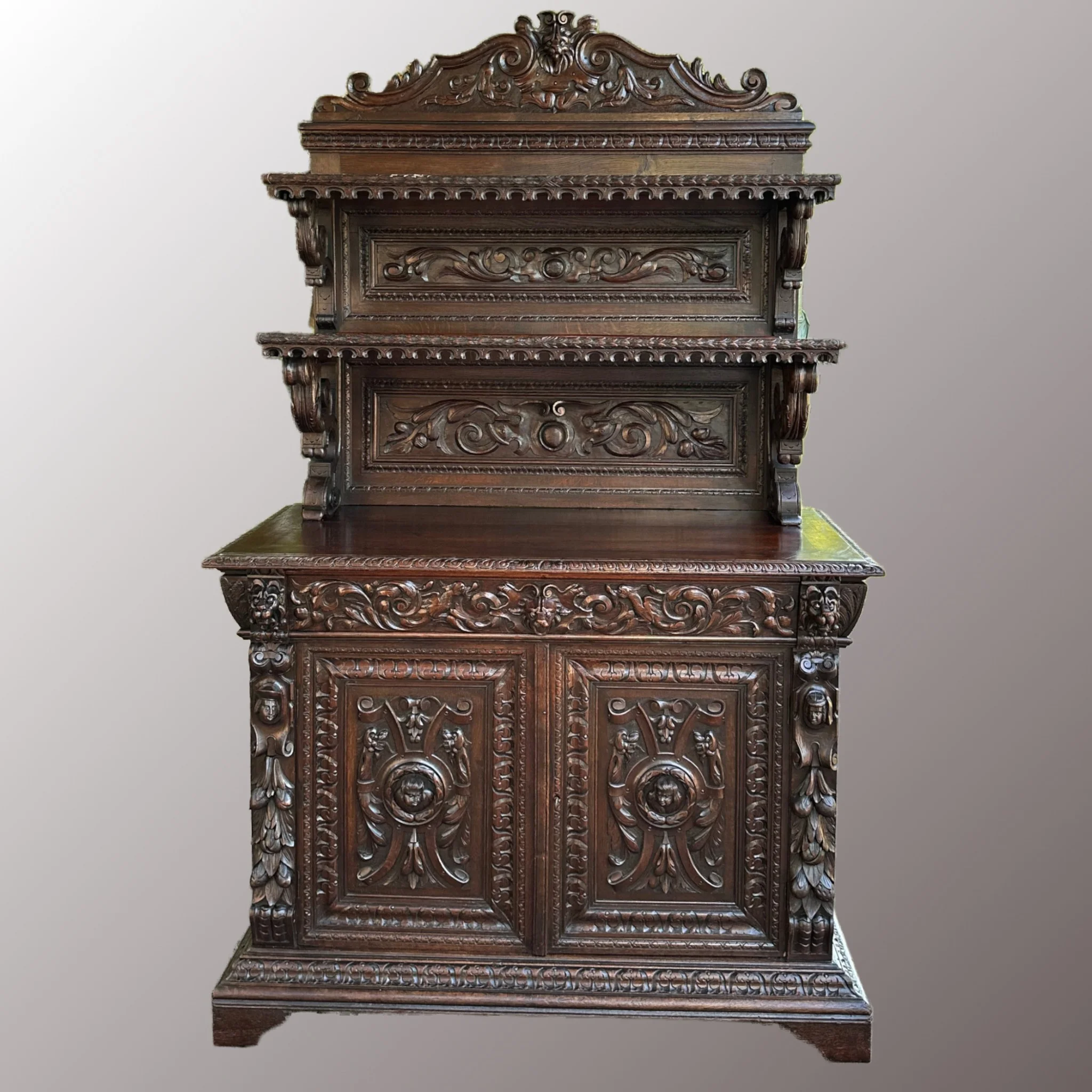 Restaurált Neoreneszánsz pohárszék