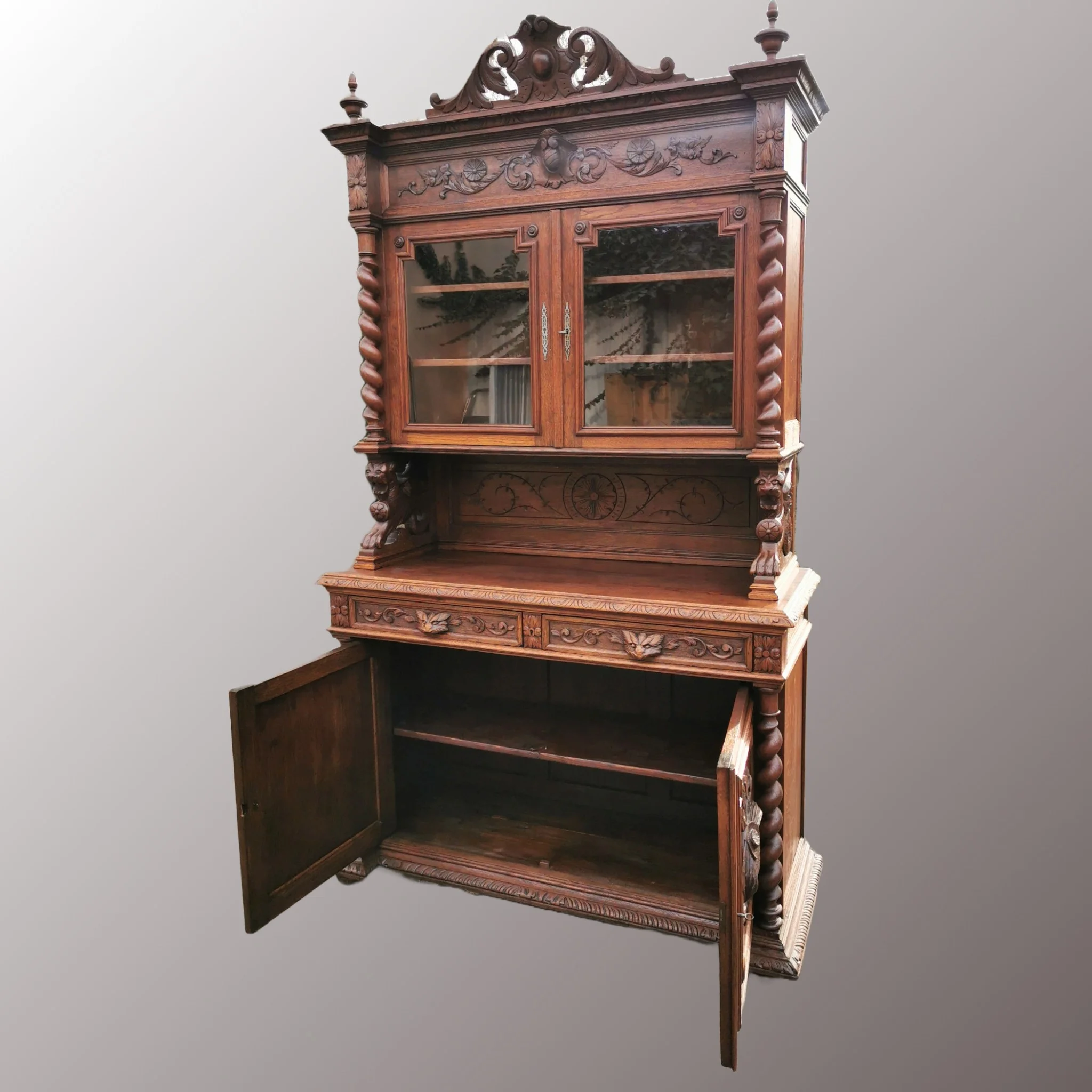 Neoreneszánsz stílusú tálalószekrény - 3. nézet