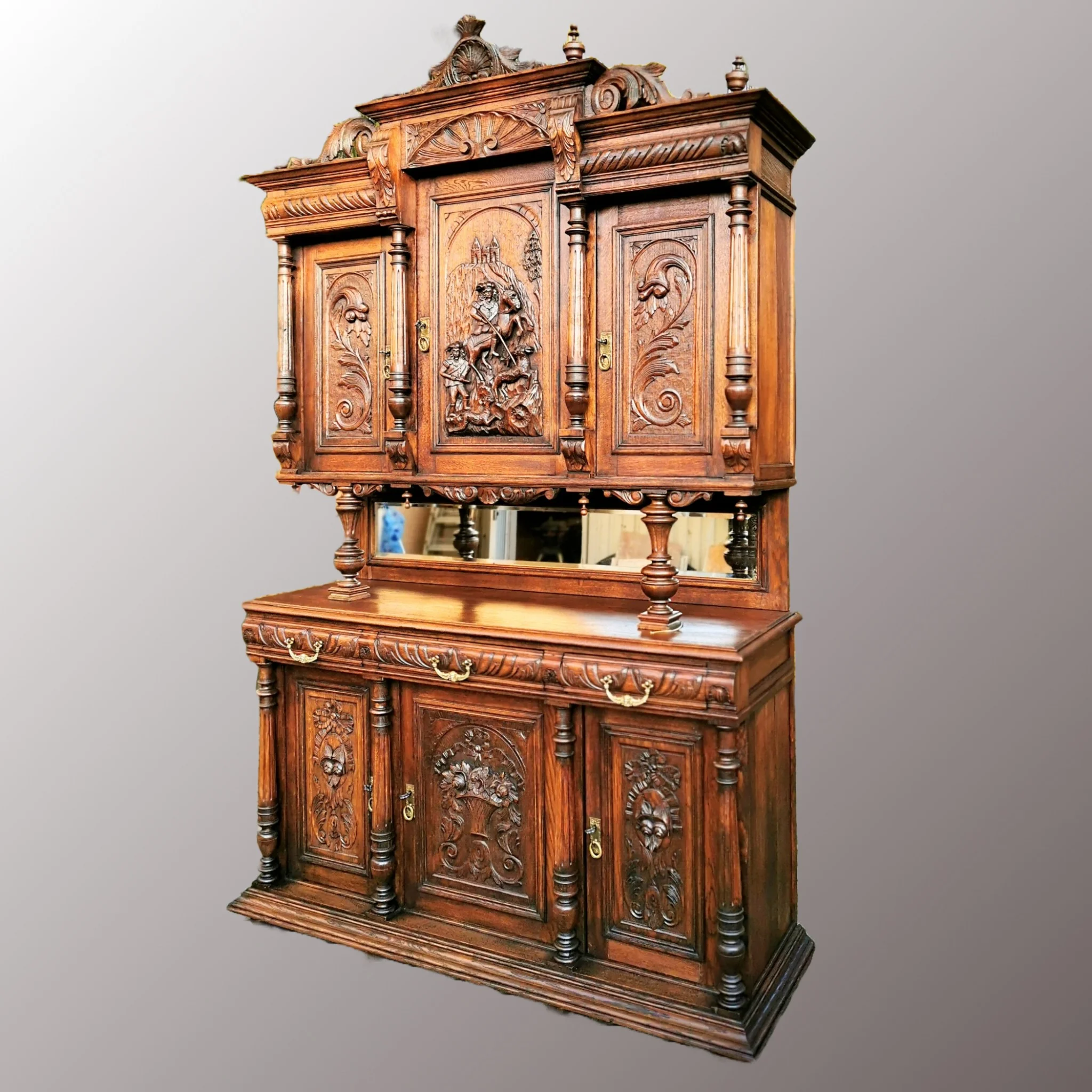 Neoreneszánsz tálaló szekrény - 2. nézet