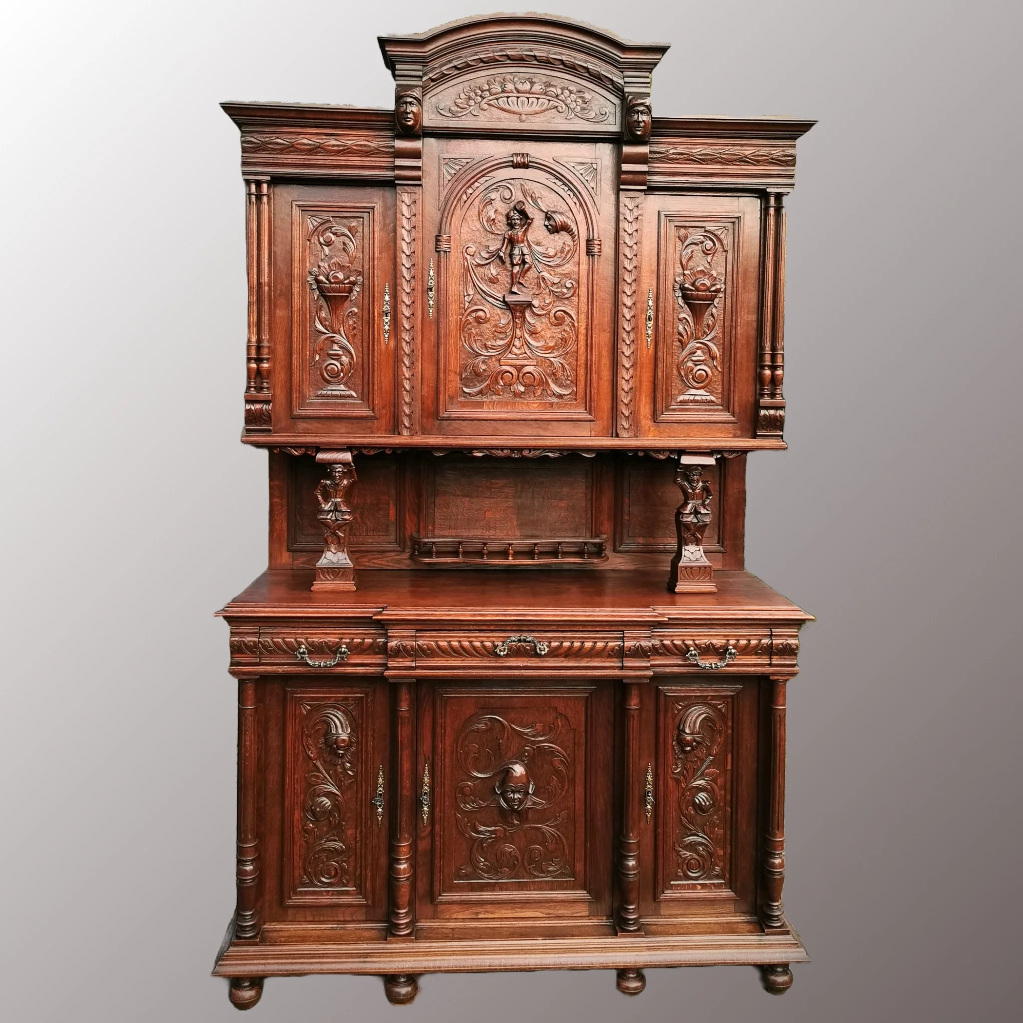 Restaurált Neoreneszánsz tálaló szekrény