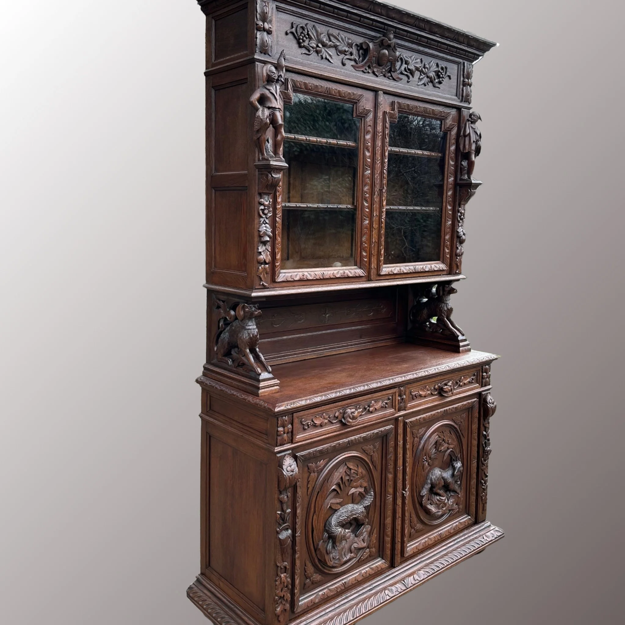 Neoreneszánsz tálalószekrény - 2. nézet