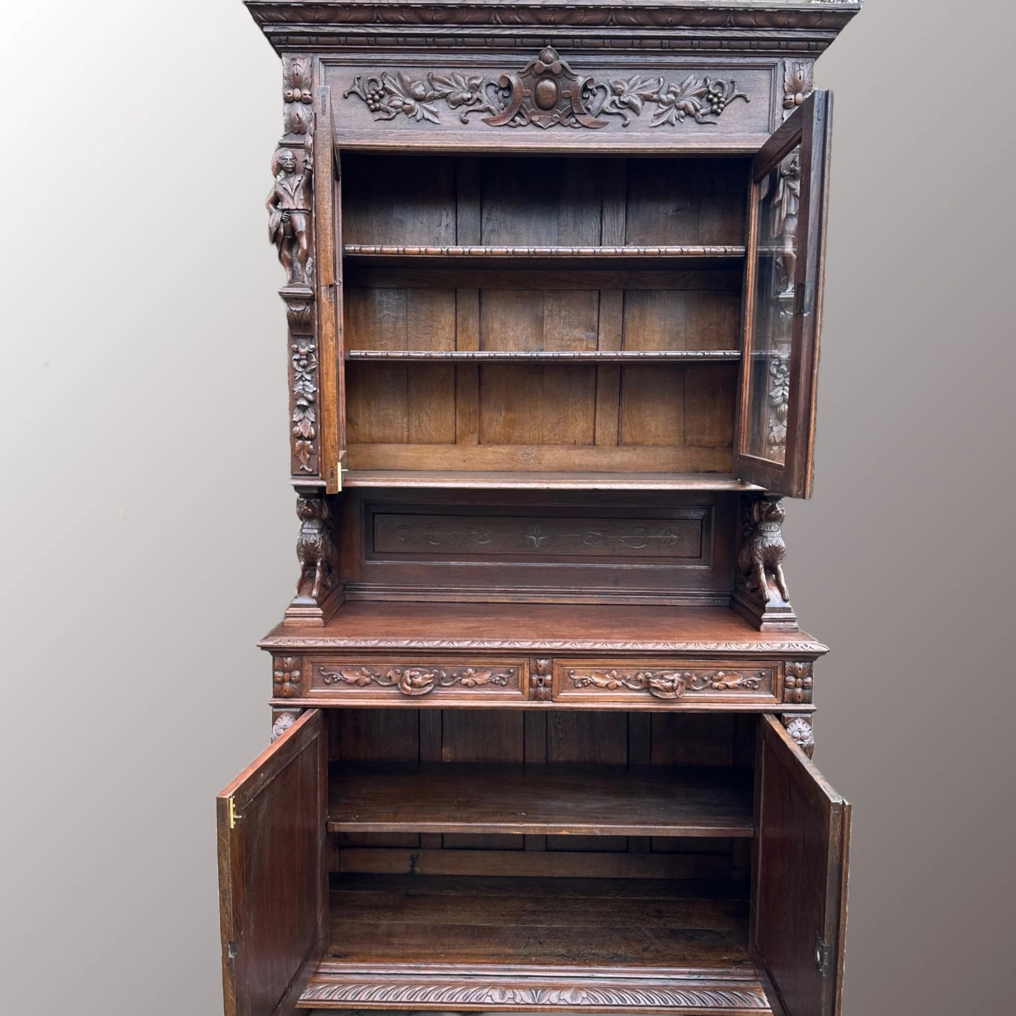 Neoreneszánsz tálalószekrény - 5. nézet