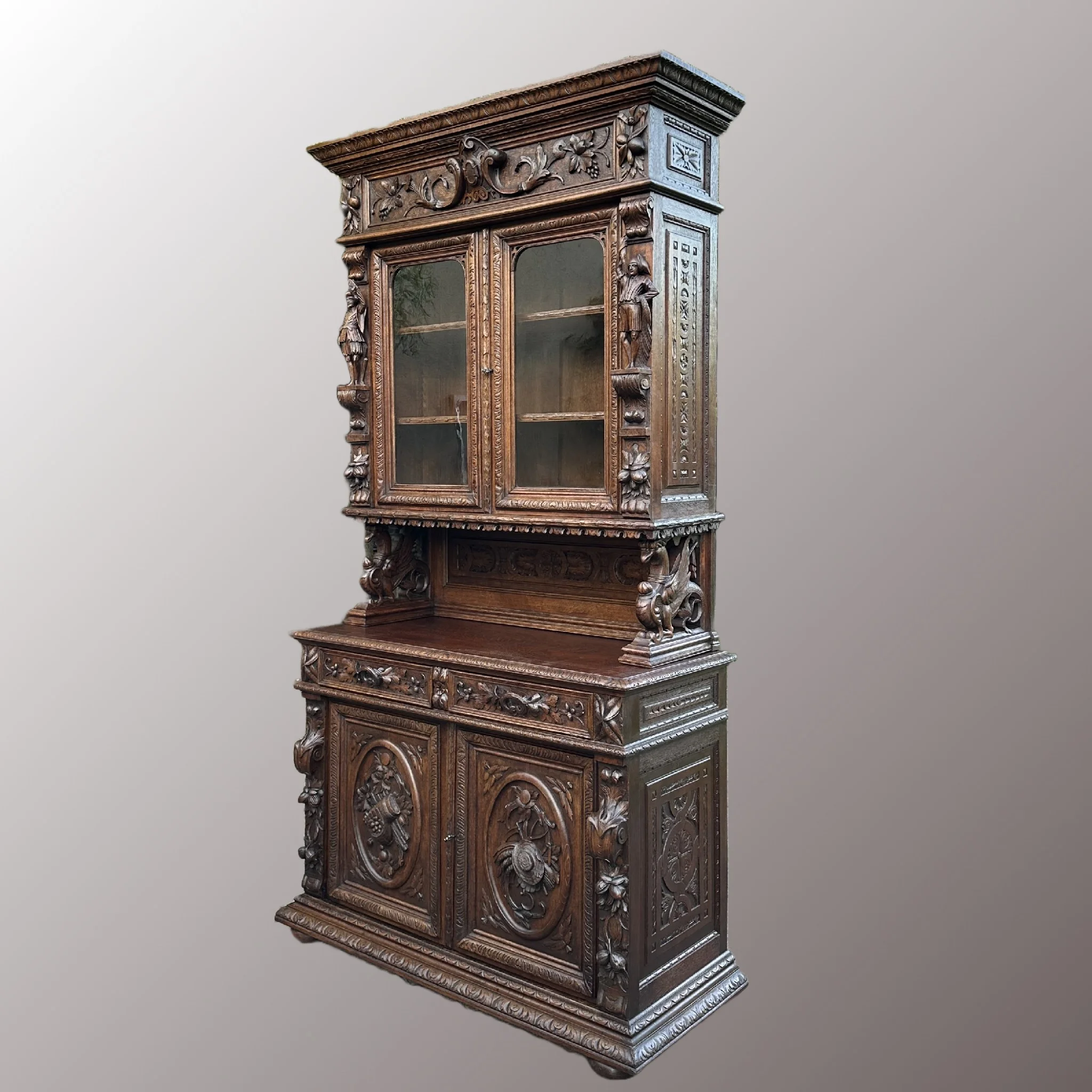 Restaurált Neoreneszánsz tálalószekrény