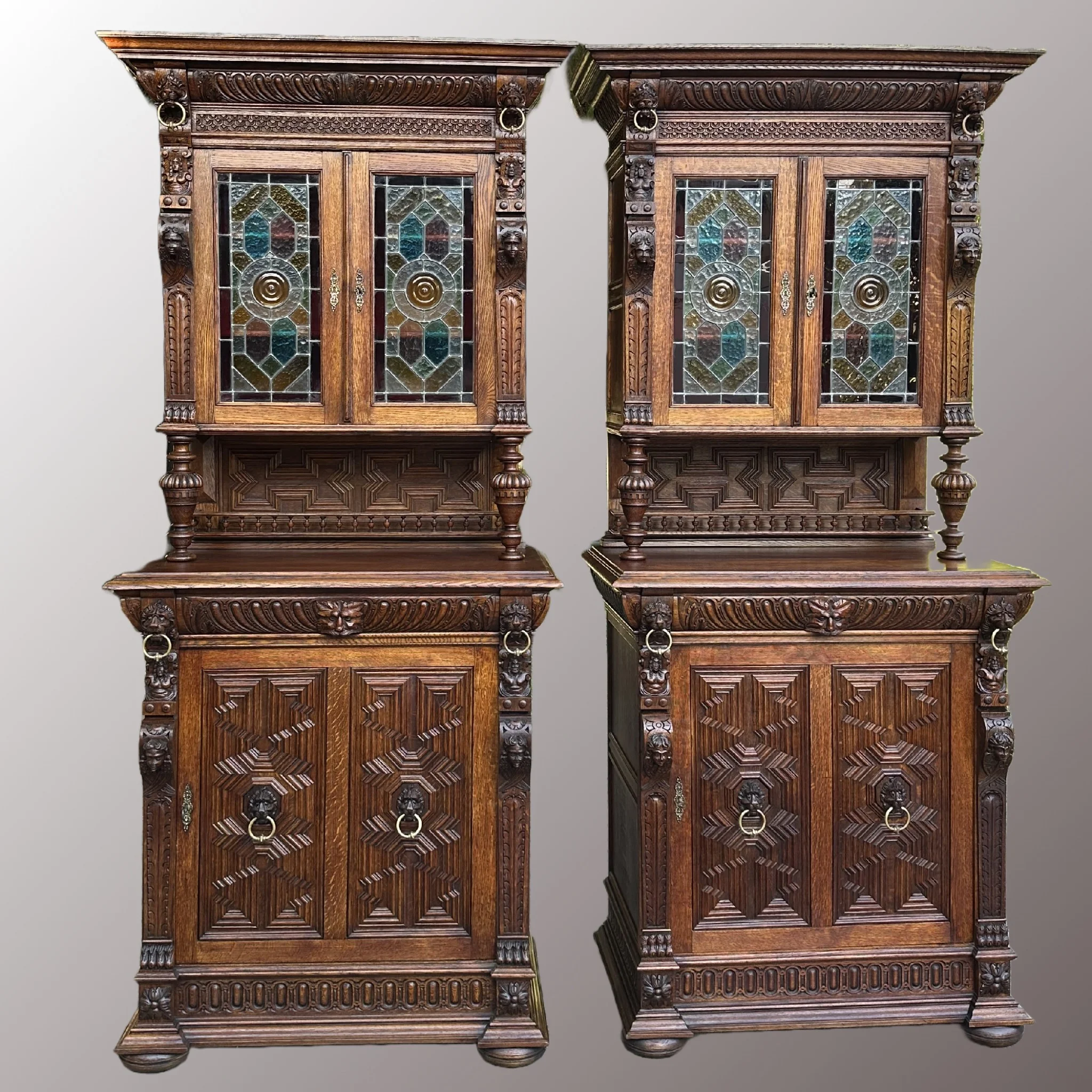 Restaurált Neoreneszánsz tálalószekrény párban