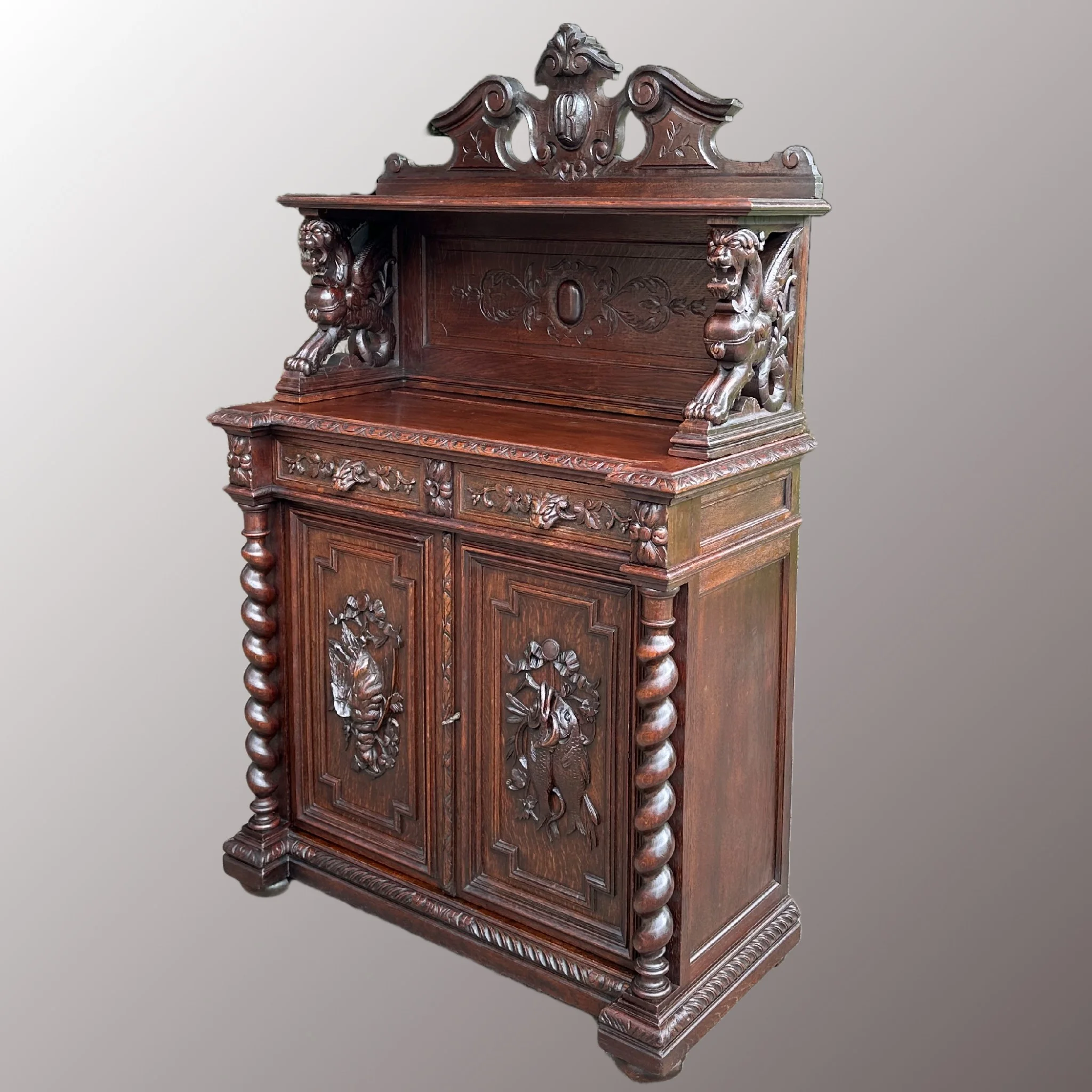 Neoreneszánsz vadász tálalószekrény - 2. nézet