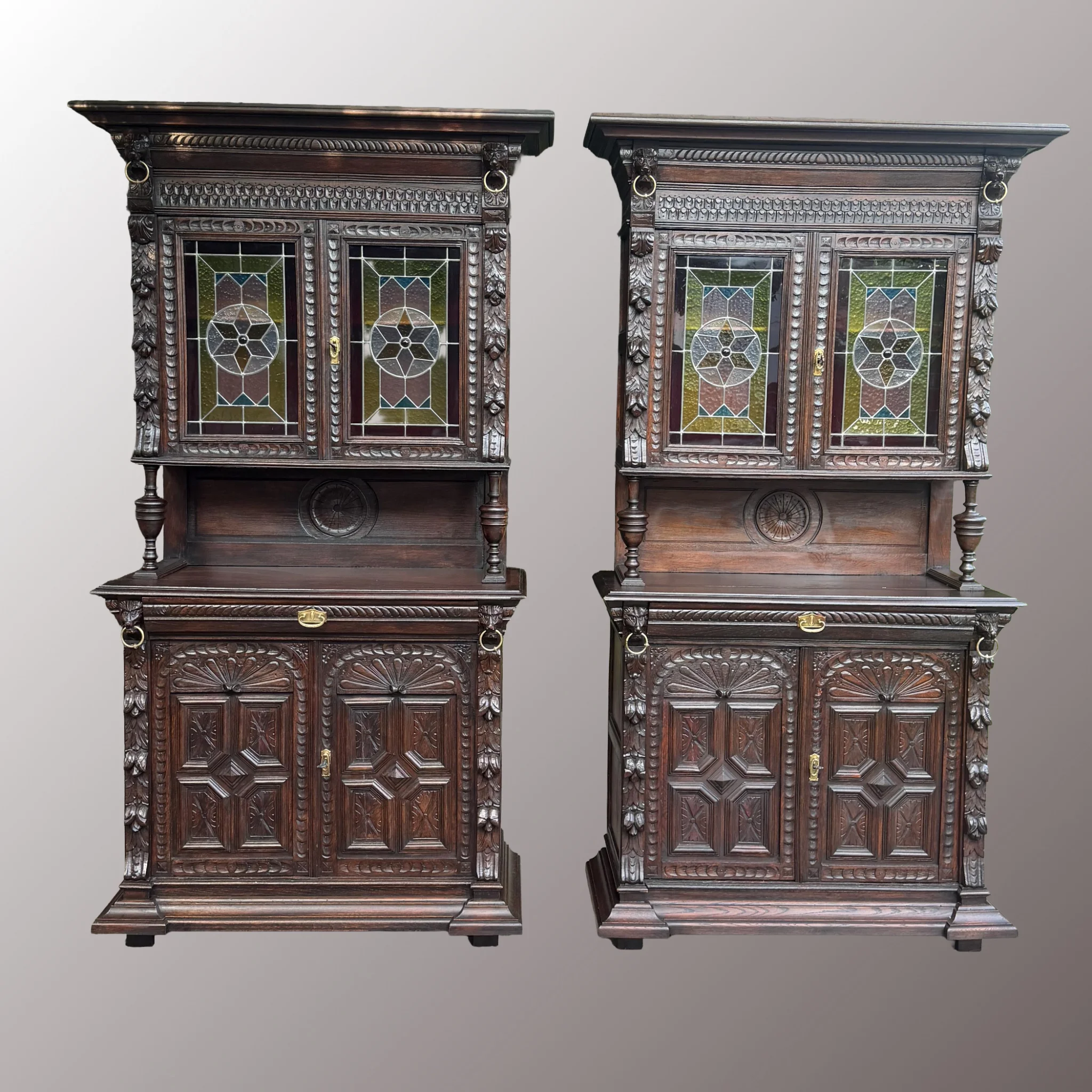 Restaurált Neoreneszánsz tálalószekrény párban
