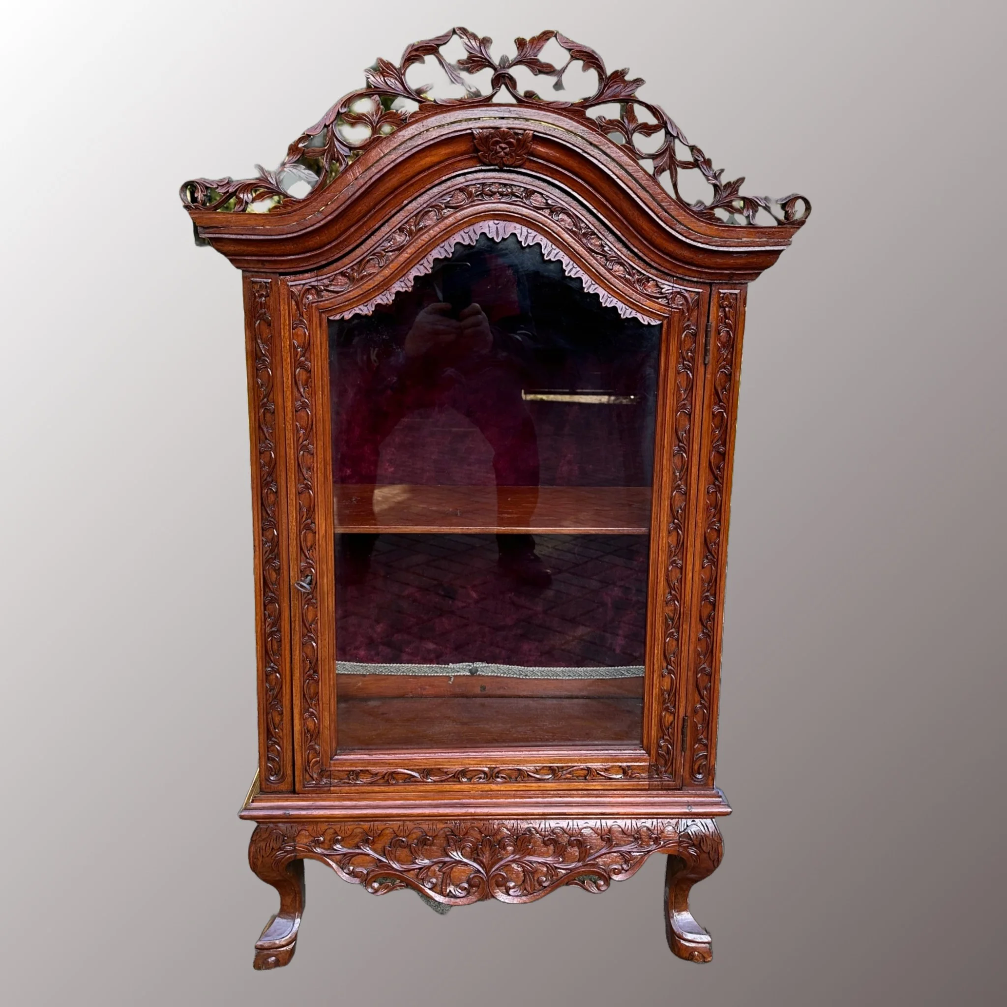 Restaurált Neoreneszánsz vitrin