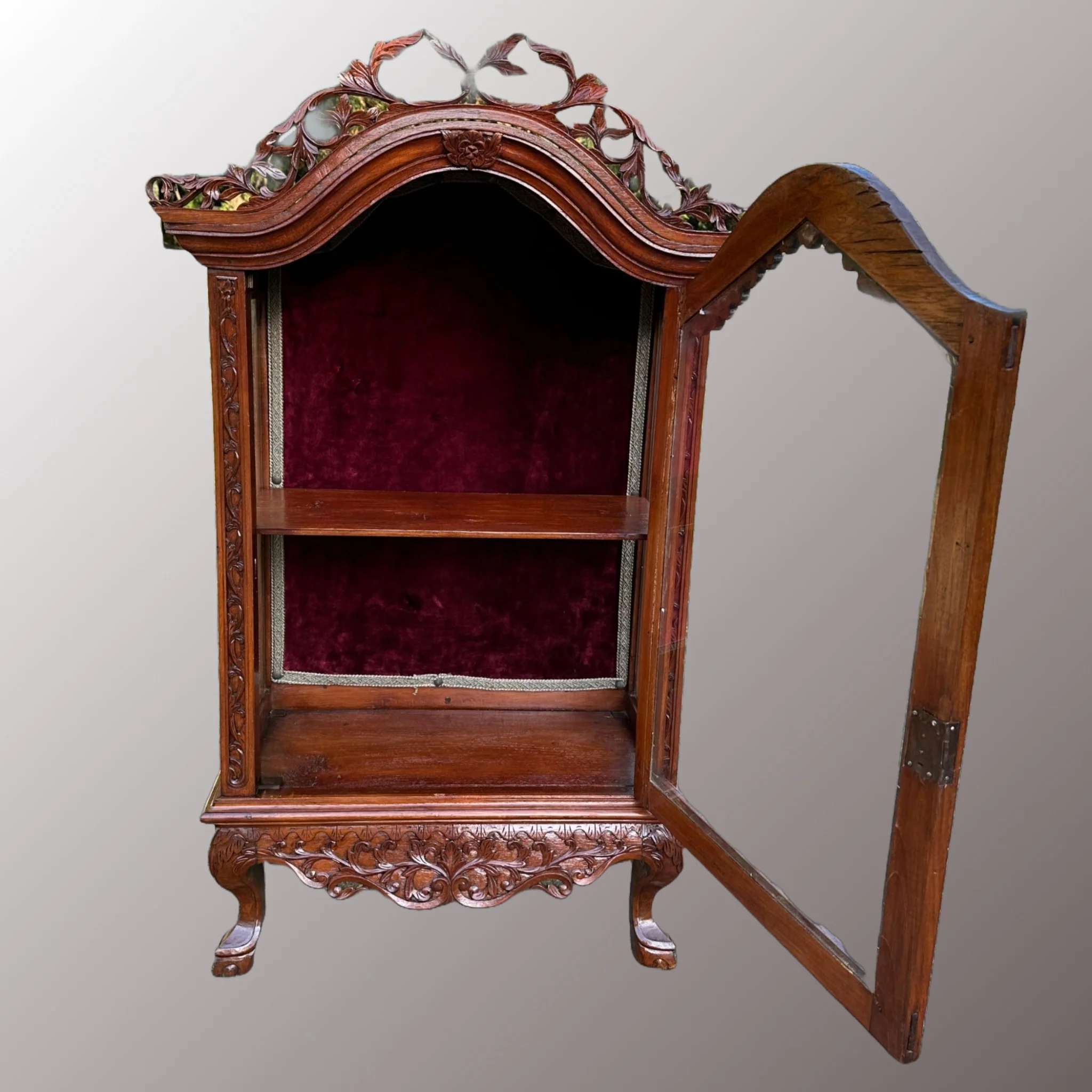 Neoreneszánsz vitrin - 4. nézet