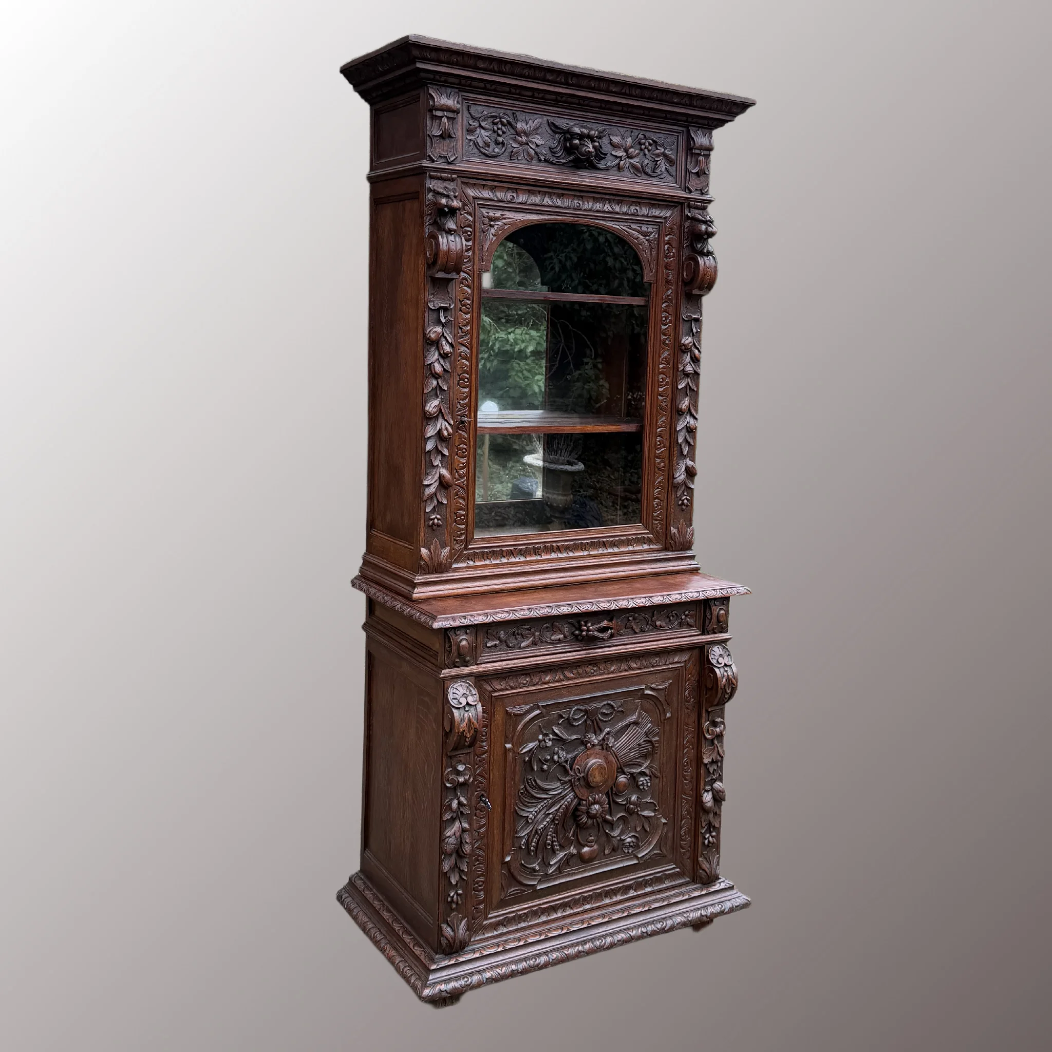 Historizáló vitrin - 2. nézet