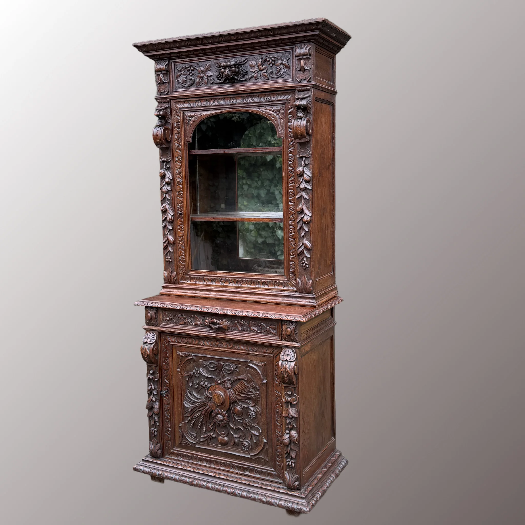 Historizáló vitrin - 3. nézet