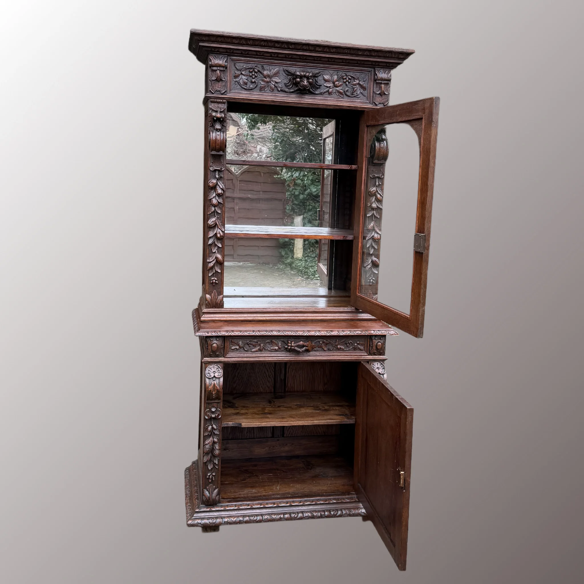 Historizáló vitrin - 4. nézet